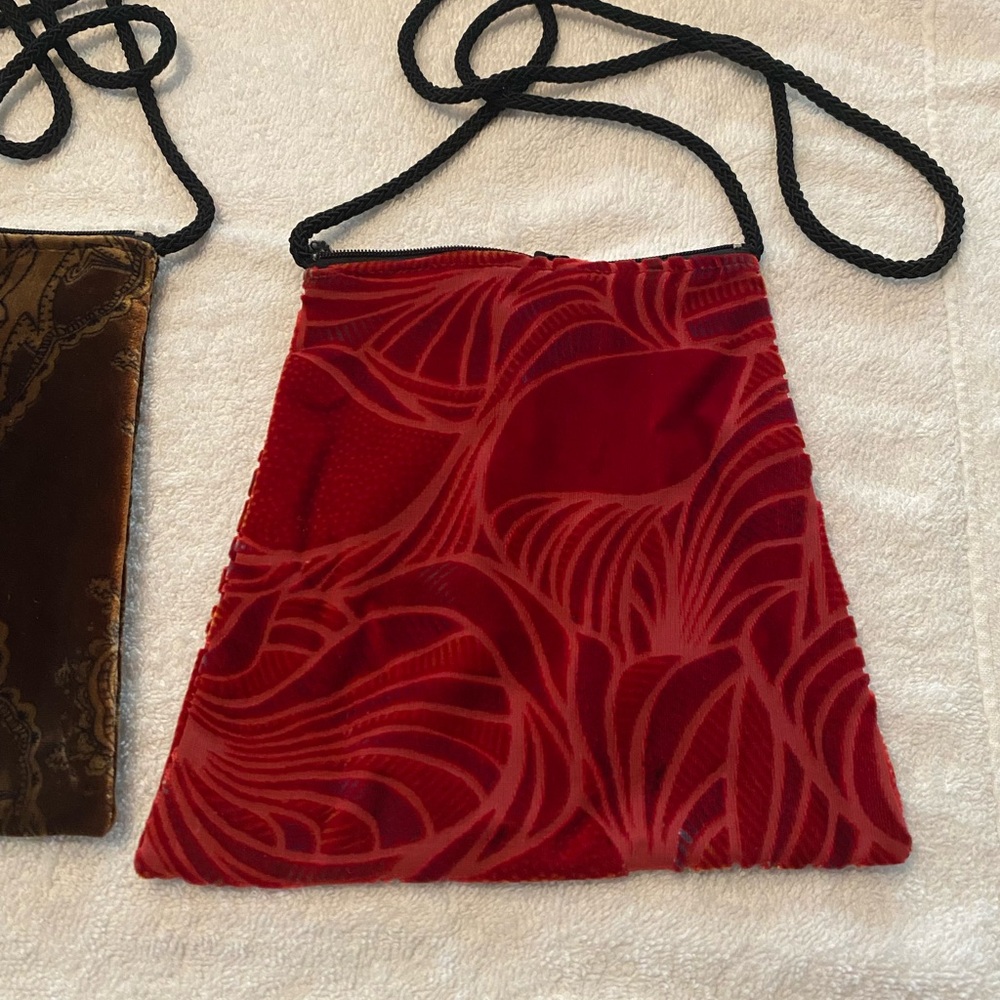 Elegant Red Velvet Shoulder Bag